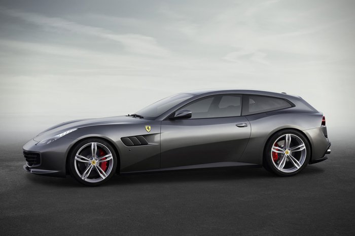    Ferrari GTC4 Lusso