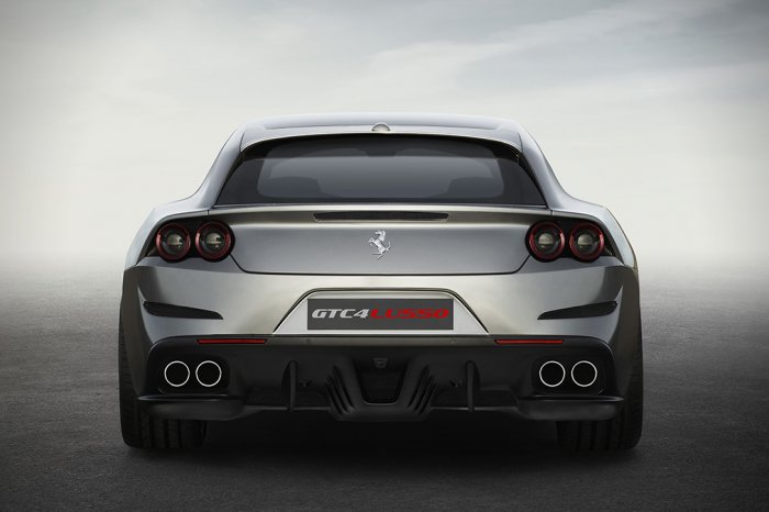    Ferrari GTC4 Lusso