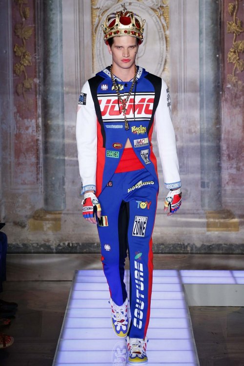   Moschino Spring 2016 Menswear