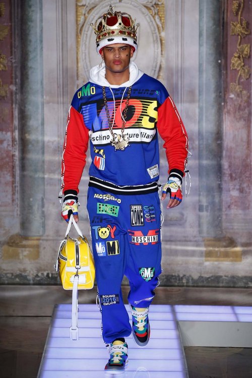   Moschino Spring 2016 Menswear