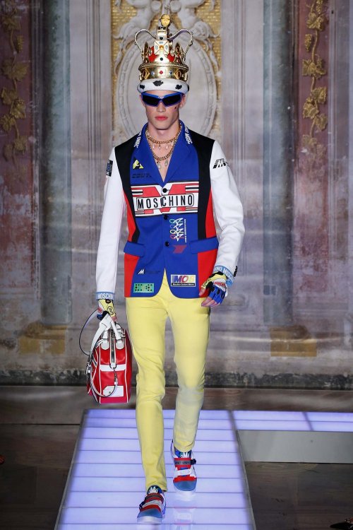   Moschino Spring 2016 Menswear