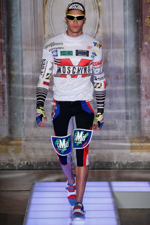   Moschino Spring 2016 Menswear