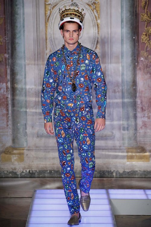   Moschino Spring 2016 Menswear