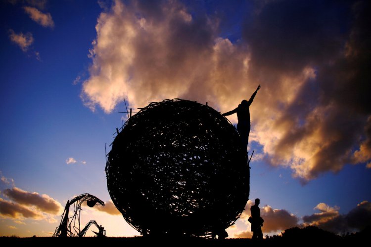      Sculpture by the Sea