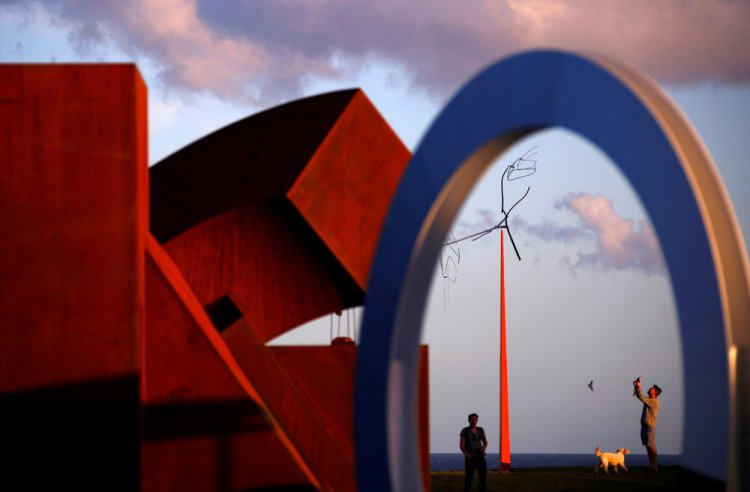      Sculpture by the Sea