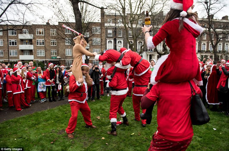  Santacon  