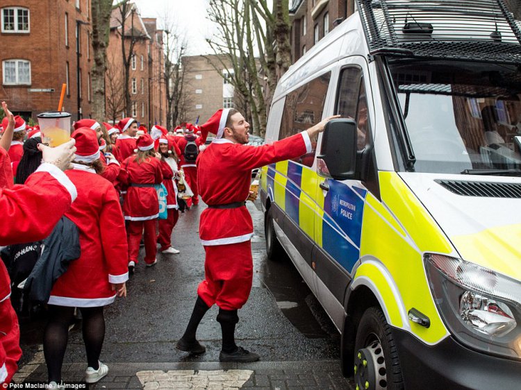  Santacon  