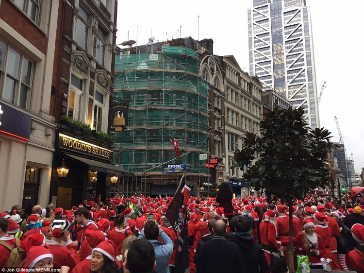  Santacon  