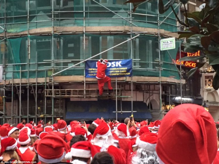  Santacon  