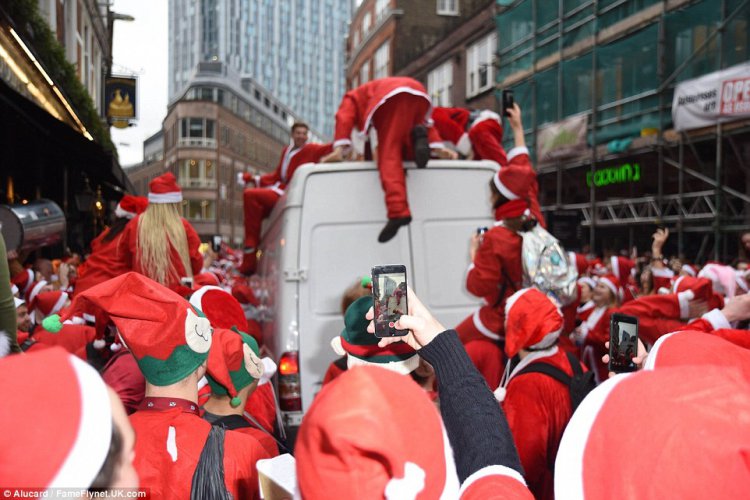  Santacon  