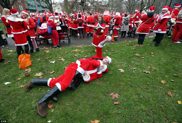  Santacon  